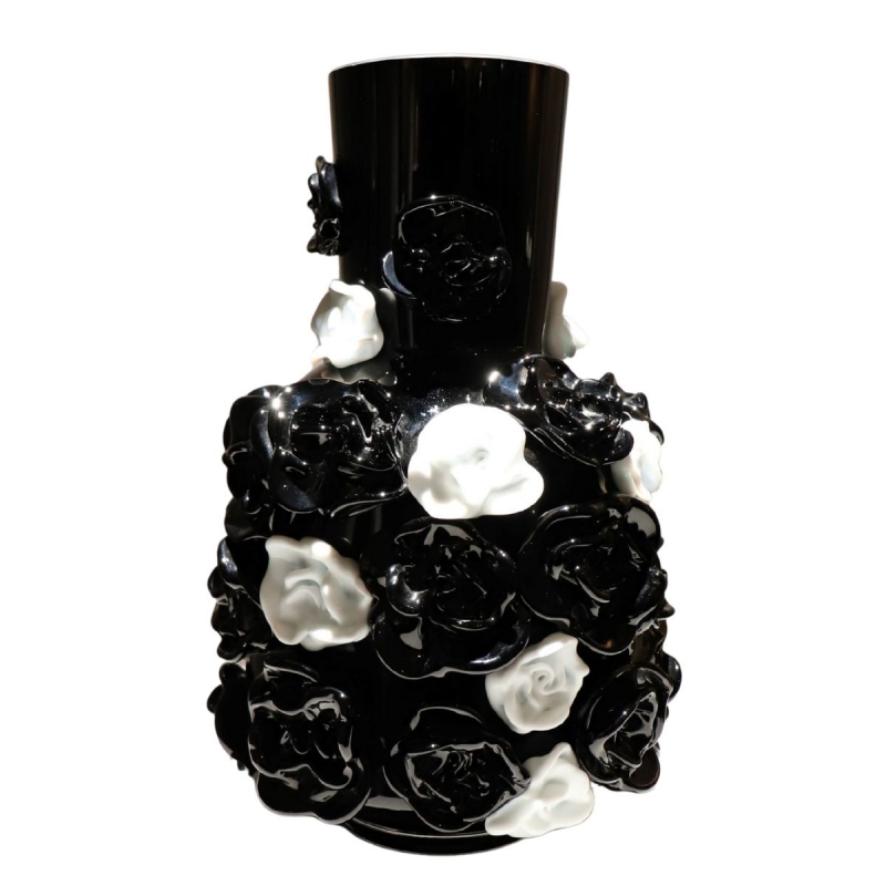 OPULENT BLACK GLASS VASE WITH WHITE FLOWERS