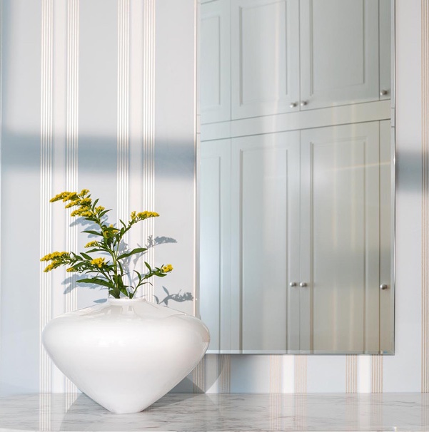 White Fleur Vase by Frantisek Jungvirt White Fleur Vase by Frantisek Jungvirt
